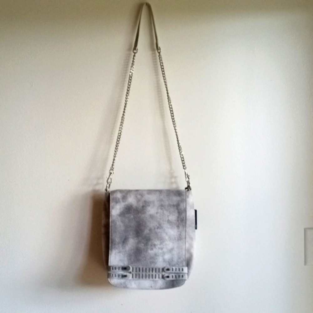 Gorgeous leather crossbody bag 🎁